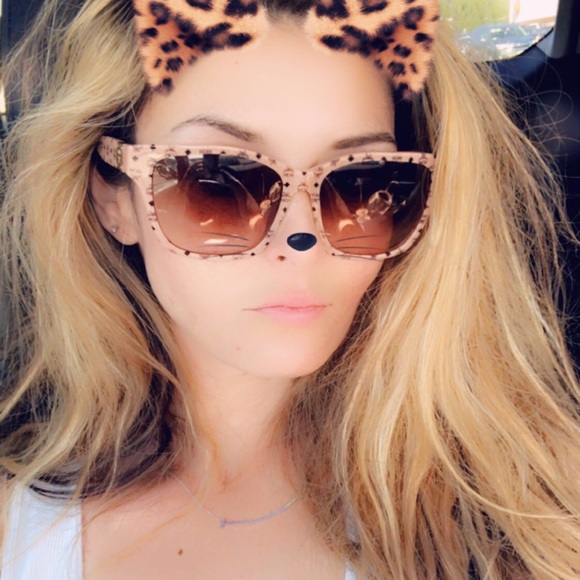 Meet your Posher, Ean - Picture 1 of 1